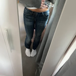 Crocker jeans - W25 L32 men de är avklippta Super snygga lågmidjade jeans För korta på mig som brukar ha L32 Skriv ifall ni har fler frågor  