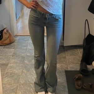Jeans - Jeans från nelly, väldigt bra skick endast använda en gång💞 