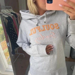 Odd Molly Hoodie  - Jättesnygg Hoodie från odd Molly, den är använd men inte i dåligt skick, den har inga defekter eller så!🩷säljs inte längre 