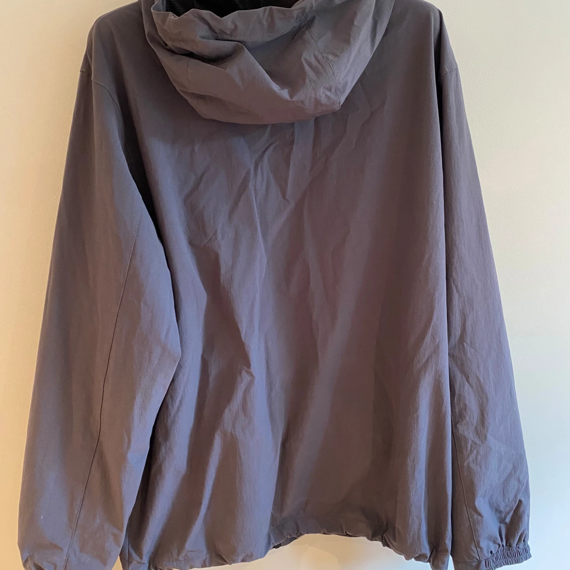 Grå vindjacka och vindbyxor från Hoodrich - 91