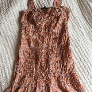 Zara klänning - Söt zara klänning, för kort på mig som är 178🍓🌸bra skick 