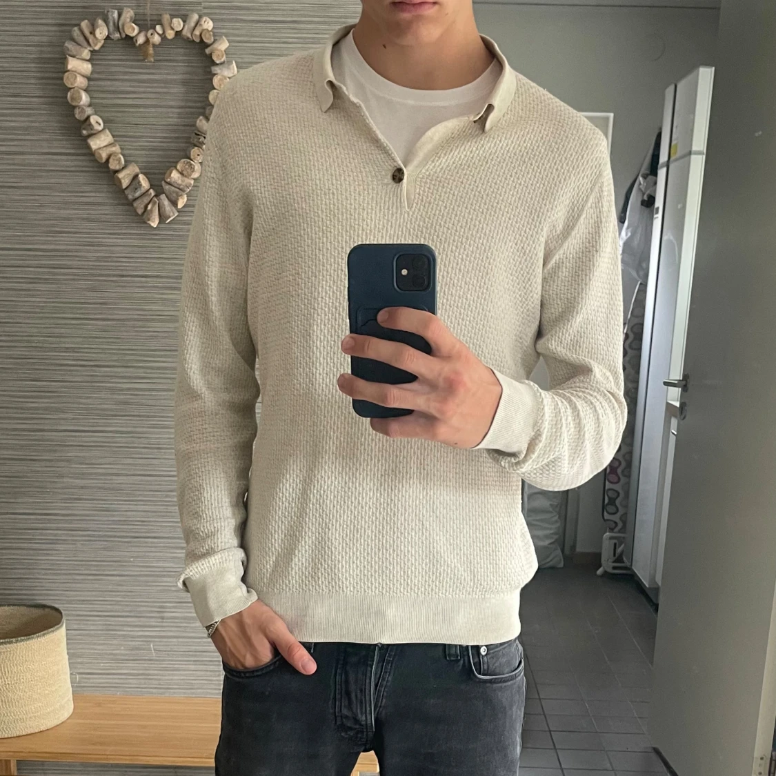 Beige långärmad piké från John Henric 