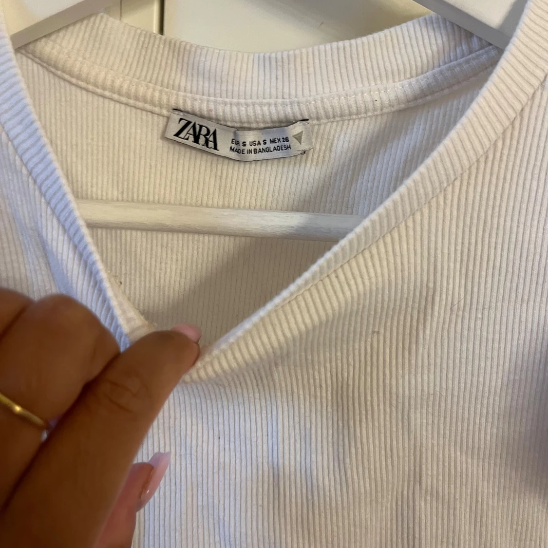 Vit ribbad topp från Zara - 91