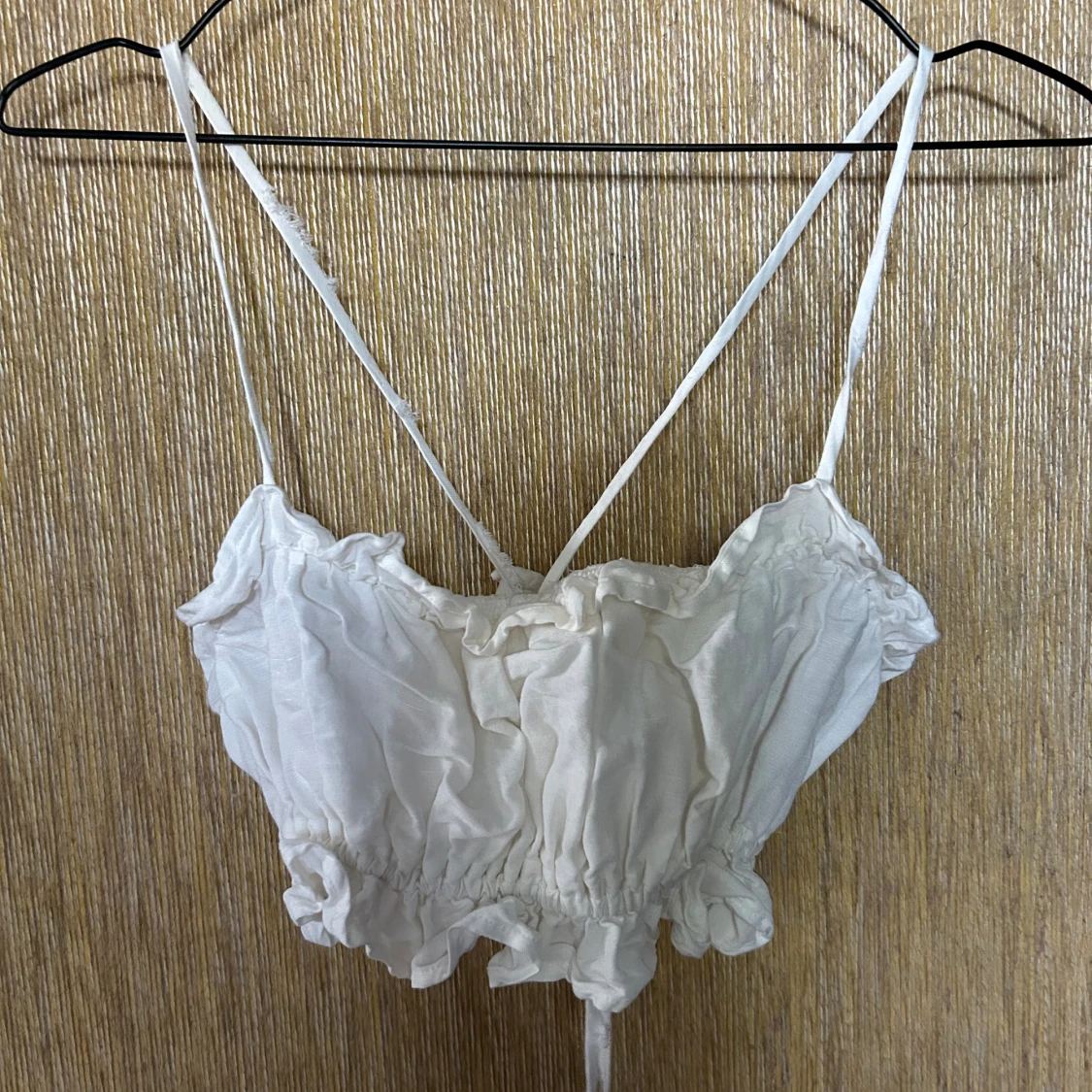 Vit ärmlös topp med knytband