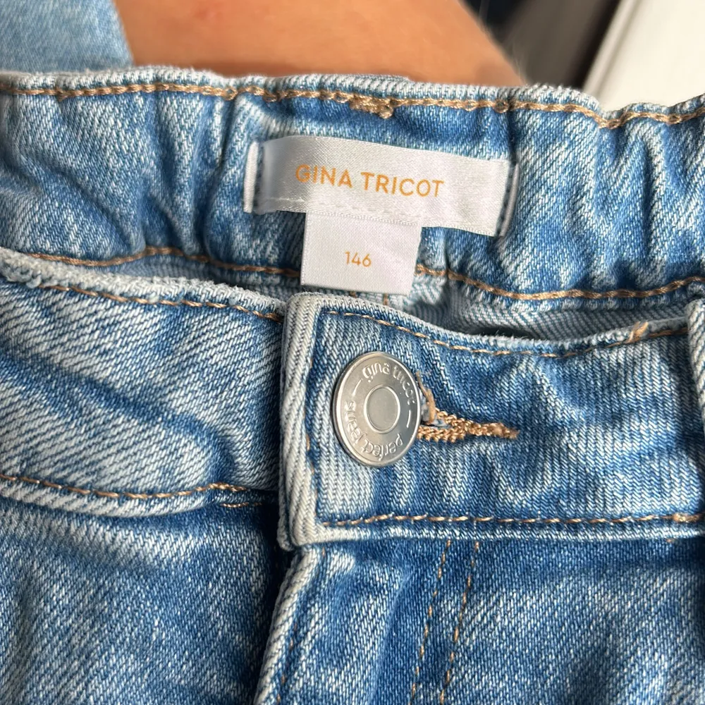 Jätte fina jeans från Gina tricot . Använt mindre än 7 gånger . Jeans & Byxor.