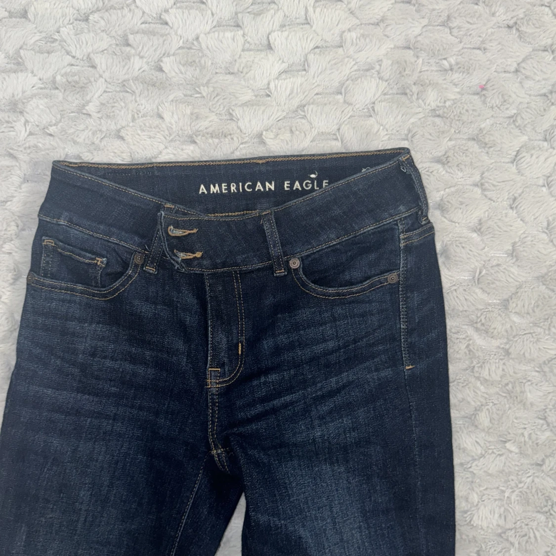 Mörkblå jeans från American Eagle - 90