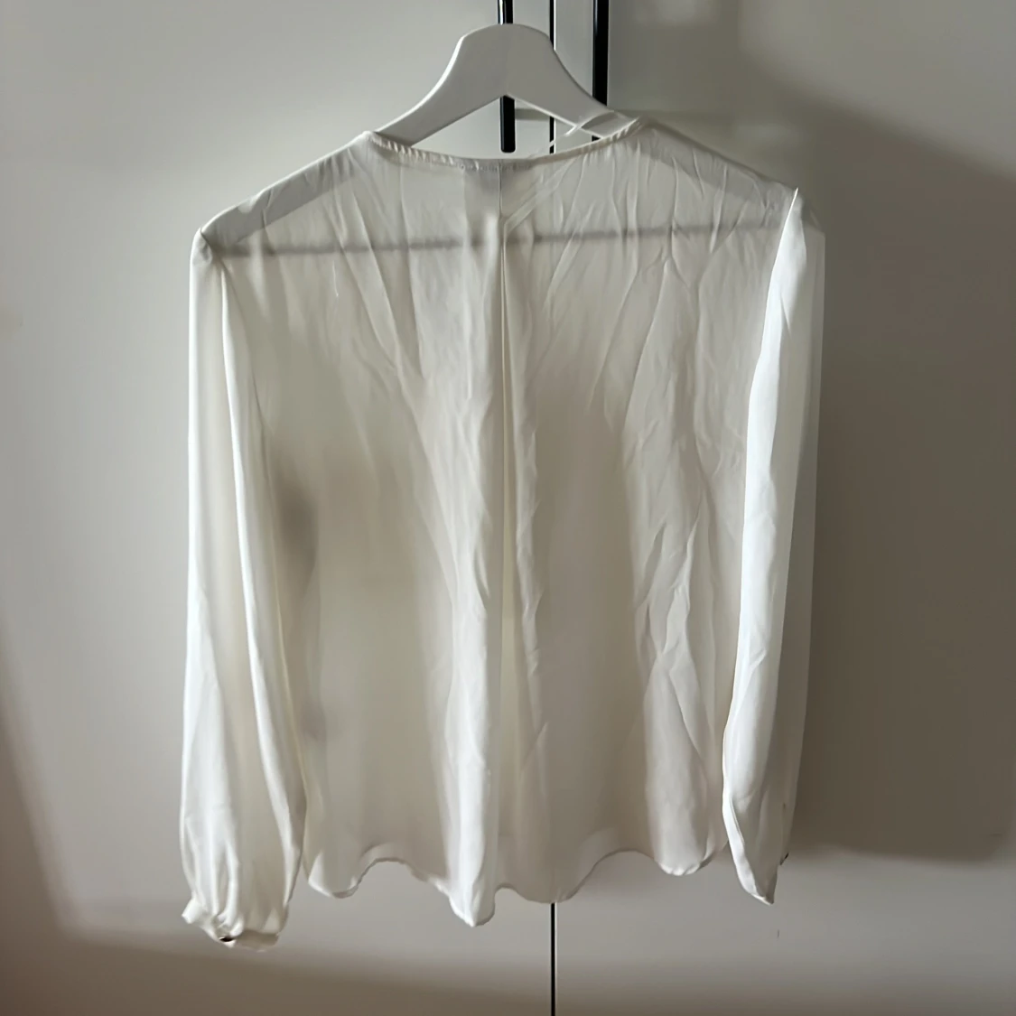 Vit blus med dragkedja - 91