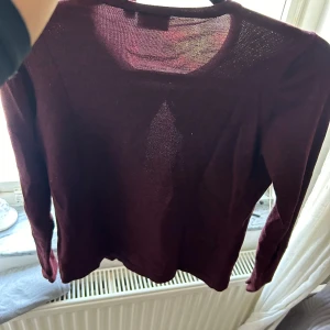 Saint tropez kofta - Dö fin kofta i vinröd ❤️