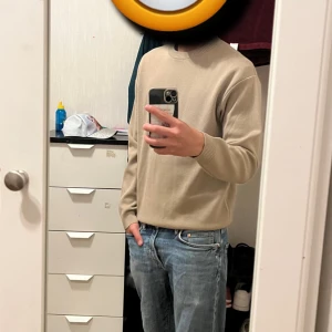 Zara comfy sweater  - Helt ny sweater från zara jätteskön och bekväm men säljs pågrund av att den va lite för stor säljs i Gbg