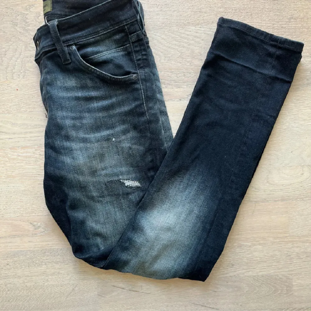 Feta Jack and Jones jeans i modellen Glenn slim, storlek W29 L30. . Jeans & Byxor.