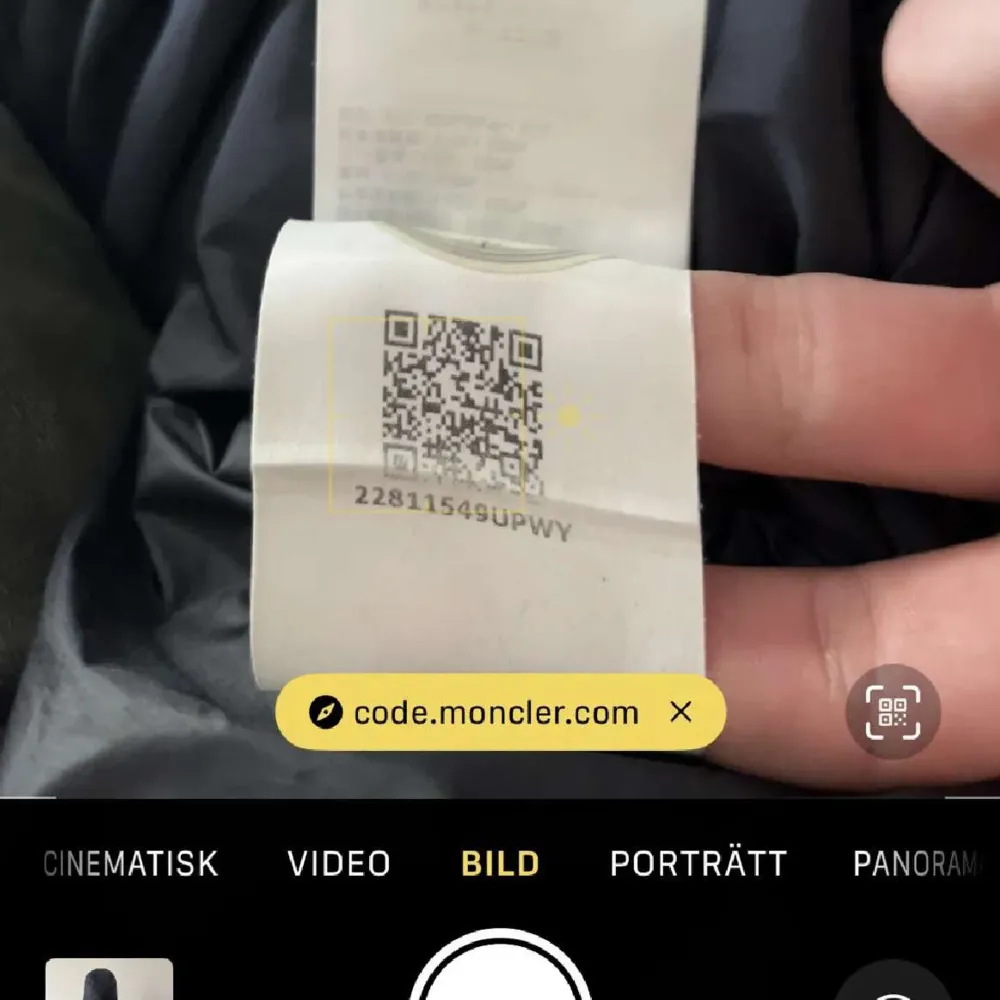 Skön moncler windbreaker/cardigan som inte längre används o perfekt för hösten, storlek S men passar M oxå. Modellen är 176, pris går o diskutera. Jackor.