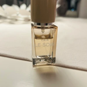 Caia parfym 15ml - Parfym från Caia 'Le soir' 15ml. Lite använd. 150:- 