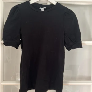 Tröja med puffärmar - Bra skick, använd