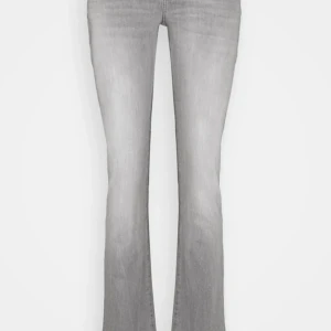 Grå ltb jeans - Grå ltb jeans i storlek 28.30. Bra skick fast de är lite noppriga på insidan. Köparen står för frakten❤️