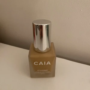 Caia its iconic foundation  - Caia its iconic foundation i färgen 3w. Mer än hälften kvar, ca 70%
