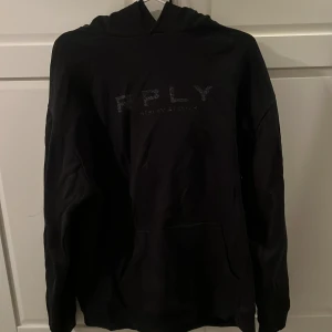 Replay Hoodie  - Hej säljer denna hoddie i storlek xs skick 8/10 kom gärna me bud 