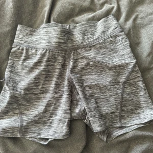 Tränings shorts - Träningsshorts som blivit för små.
