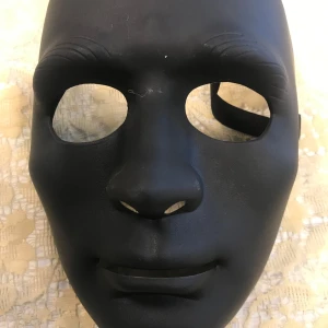 Mask / Halloween Mask  - Vuxen stlk  Finns fler färger kvar 