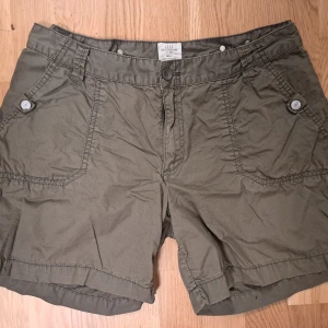 Gröna shorts - S och M