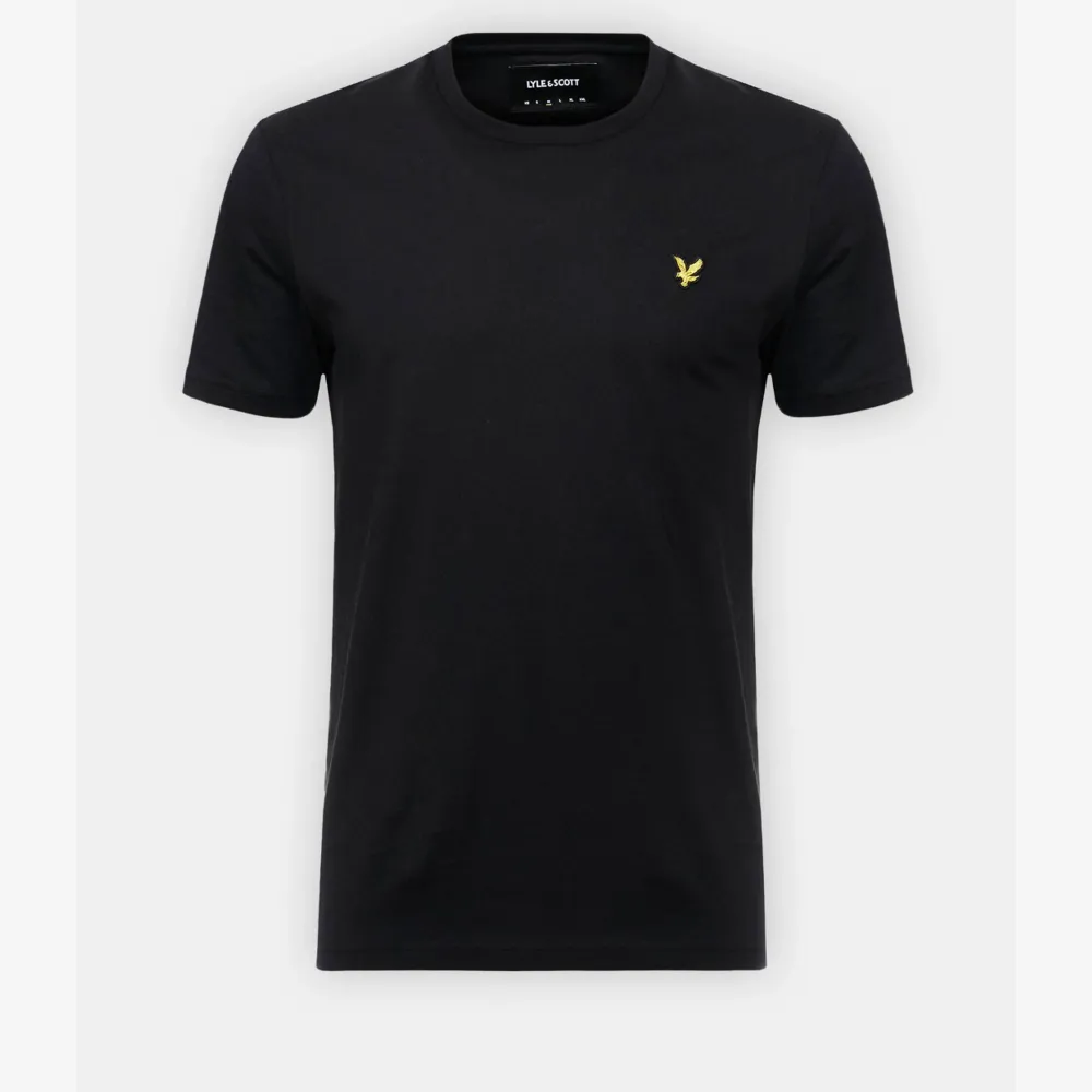 T-shirt från Lyle & Scott. Storlek M. Mycket bra skick, inga defekter. Skriv för egna bilder. . T-shirts.