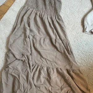 Långkjol - Fin långkjol från ezence. Aldrig använd 