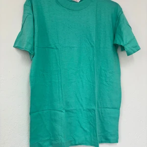 T-shirt - Helt ny T-shirt 