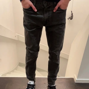Levis jeans  - Tja säljer nu mina gamla limited edition levis line 8 jeans. Jeansen är i väldigt bra skick utan några defekter. Har du några frågor eller funderingar hör av dig.