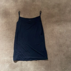 Svart linne - Änvänd i 1 år