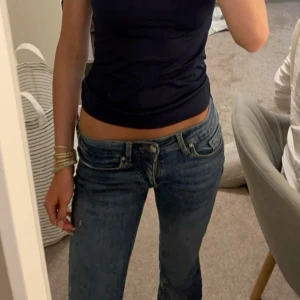 Zara jeans låvmidja bootcut - Bootcut lågmidjade jeans från zara