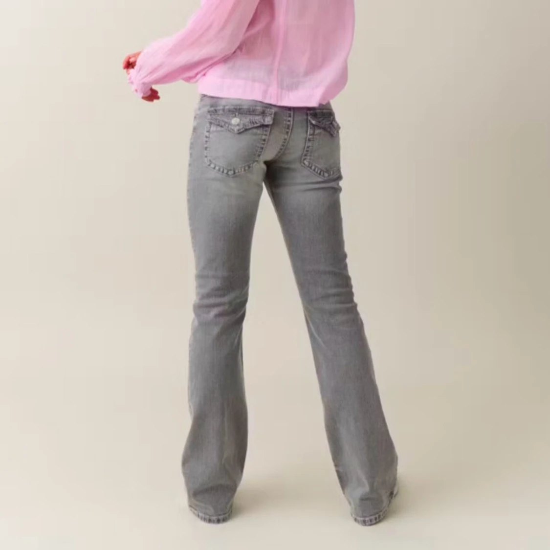 Grå gina tricot bootcut jeans