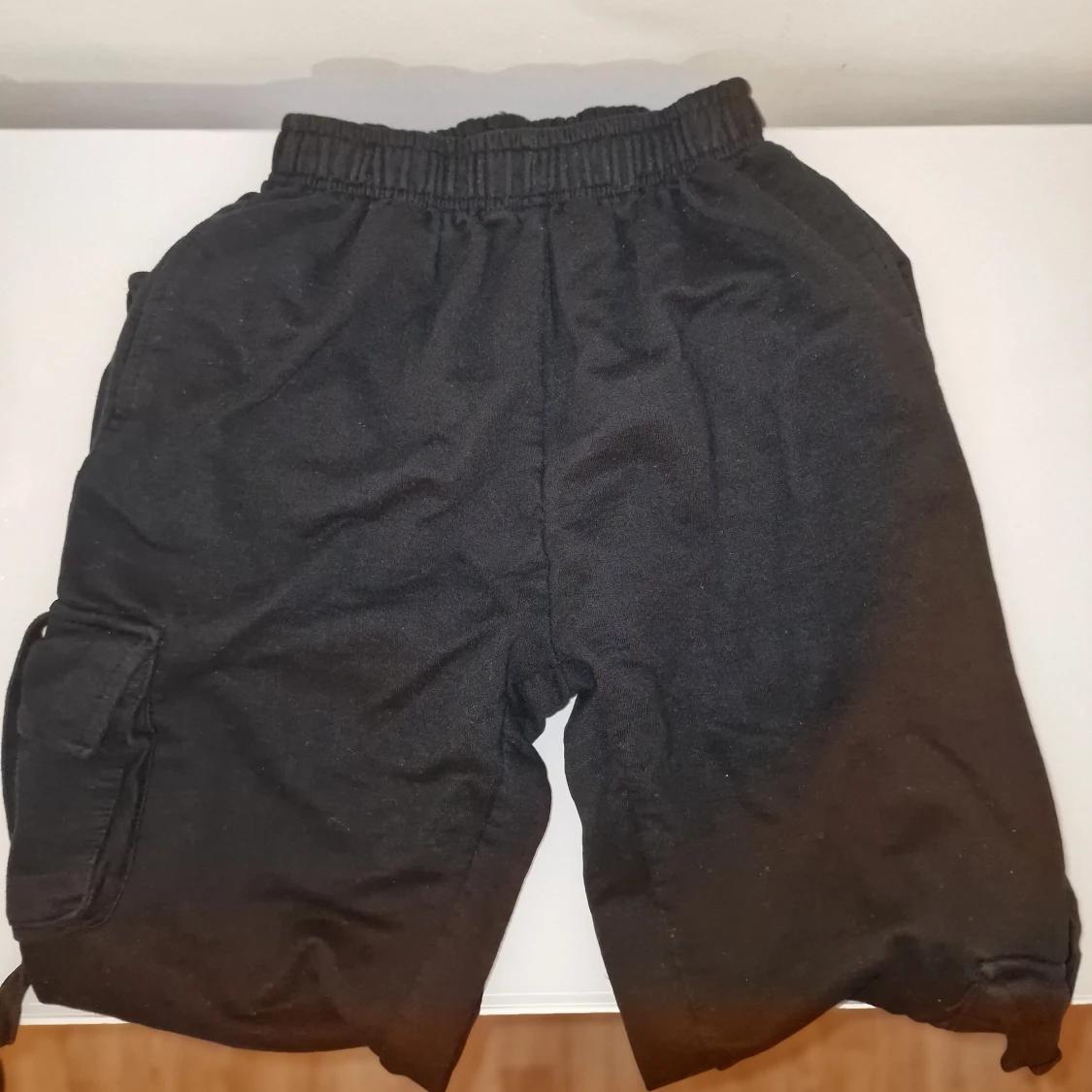 Svarta mjukis cargobyxor - 1