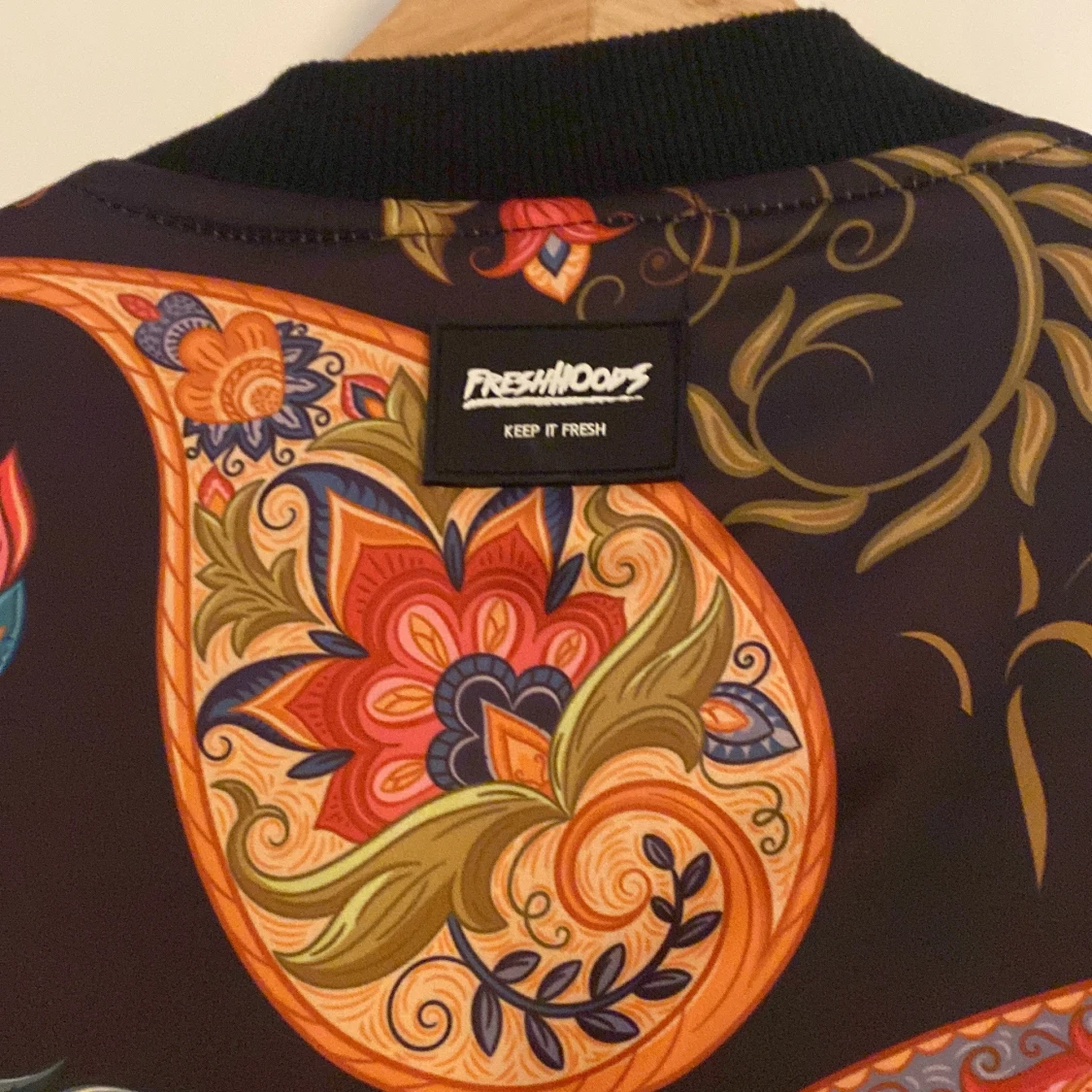 Färgglad bomberjacka från Freshhoods - 3