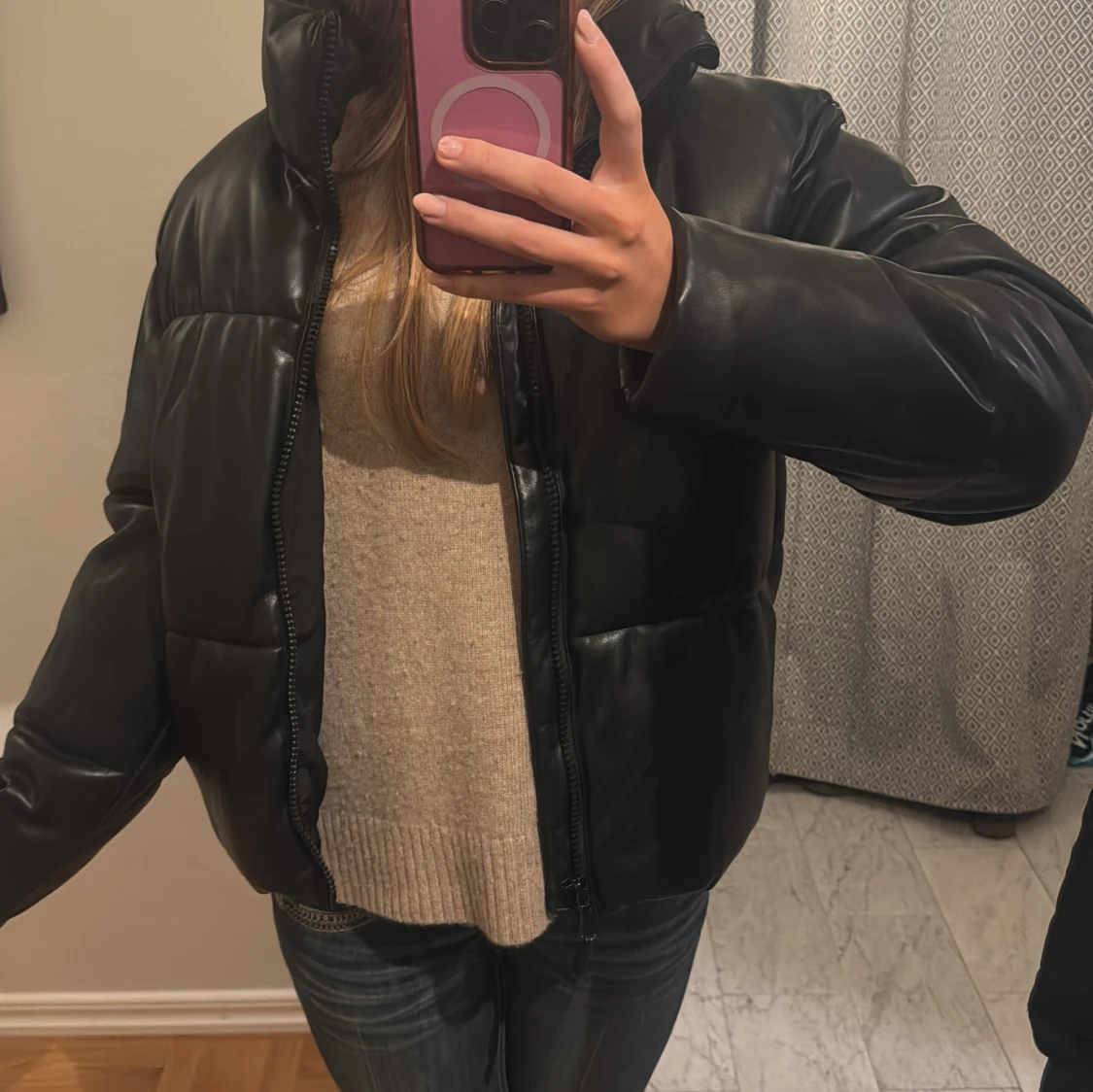 Svart pufferjacka från Old Navy - 1