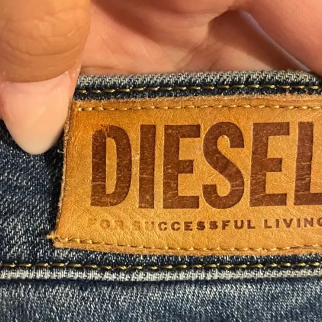 Blå lågmidjade bootcut jeans från Diesel - 3