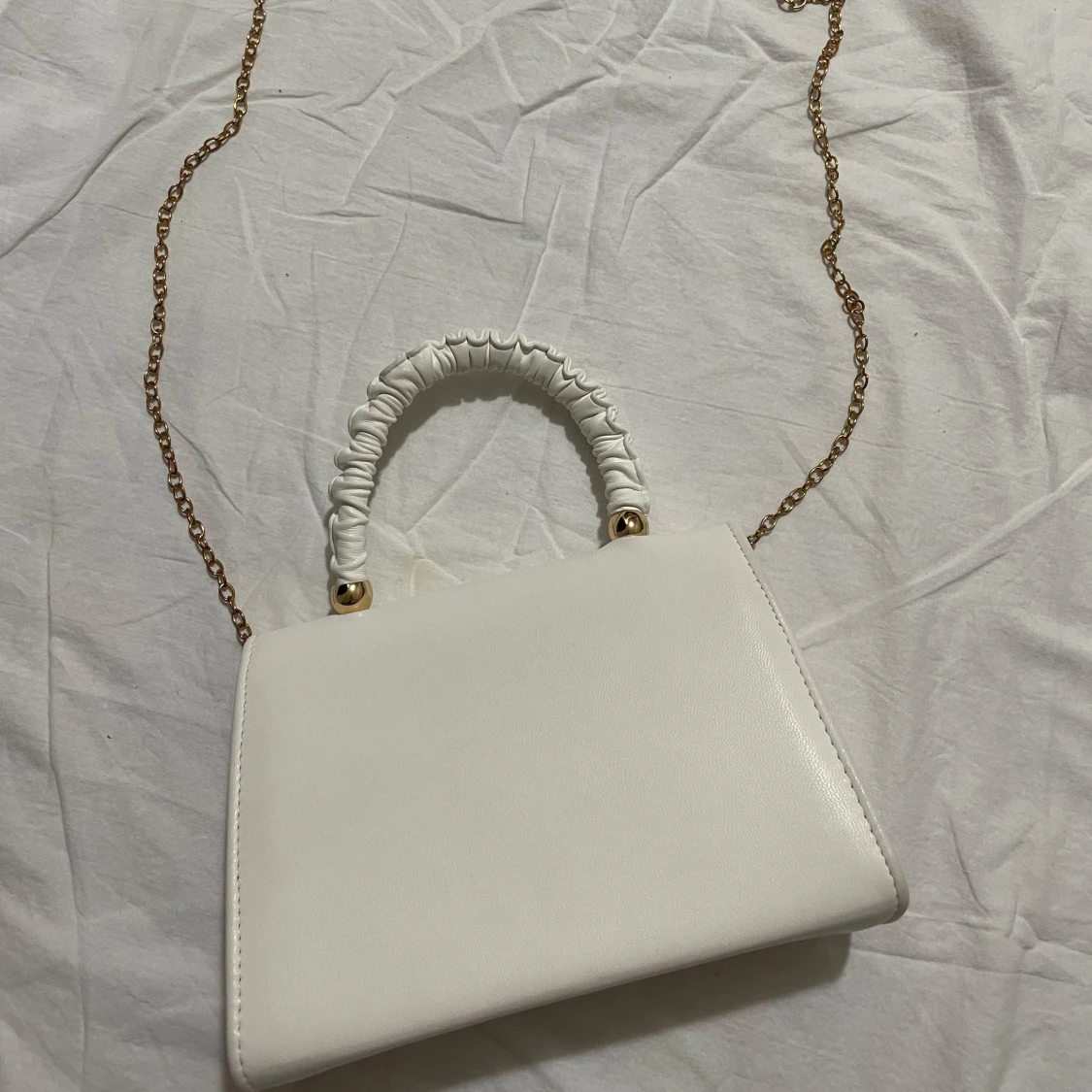 Vit handväska med kedja - 2