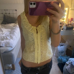 Gul topp - Super fin gul topp ifrån H&M i storlek S💗