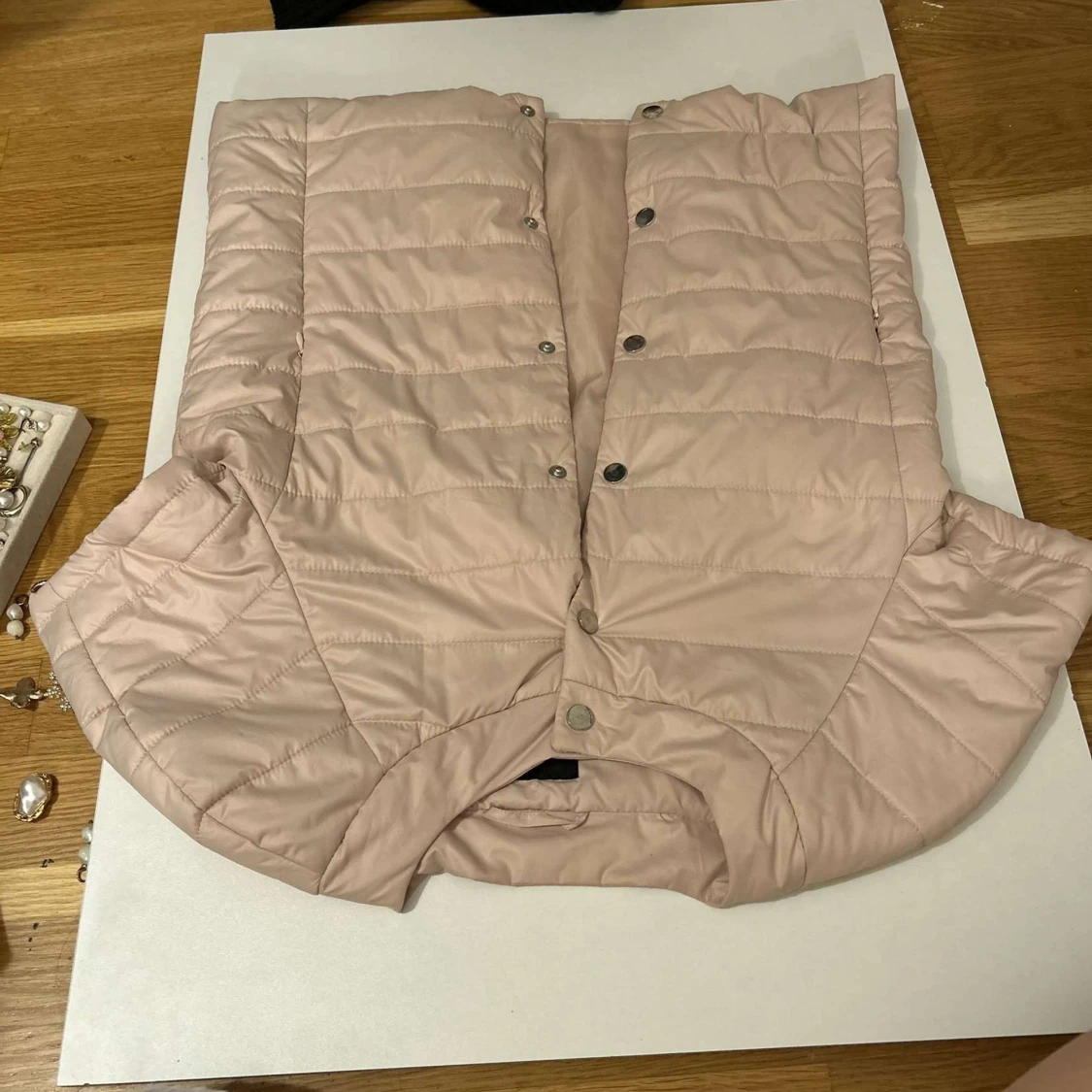 Beige quiltad väst från Mohito - 1