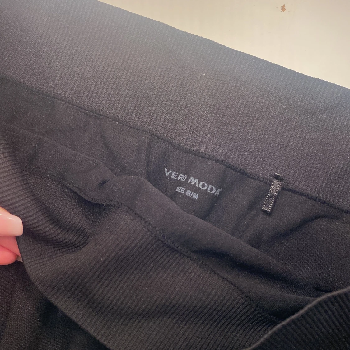 Svarta träningsleggings från Vero Moda - 2