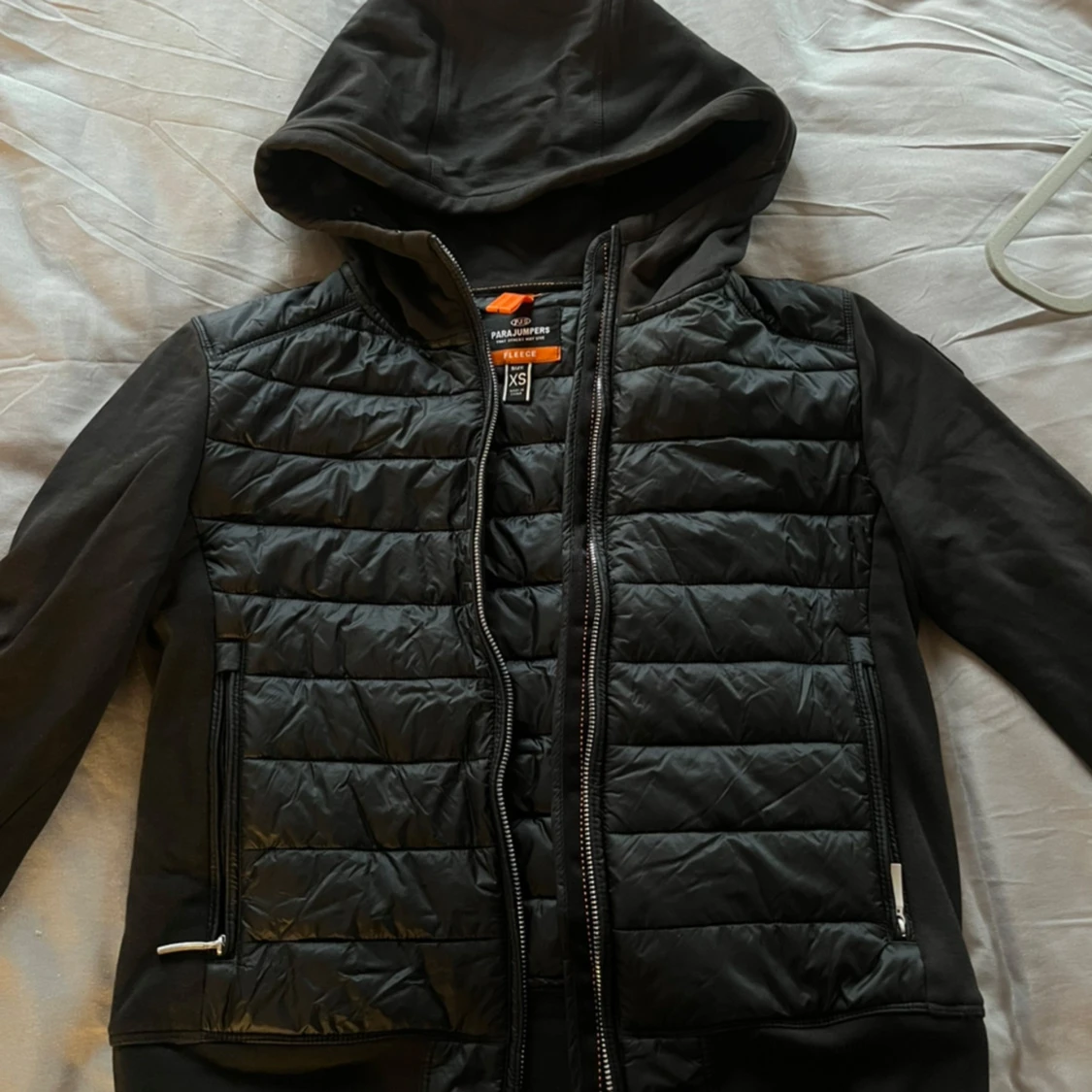 Svart jacka från Para Jumpers