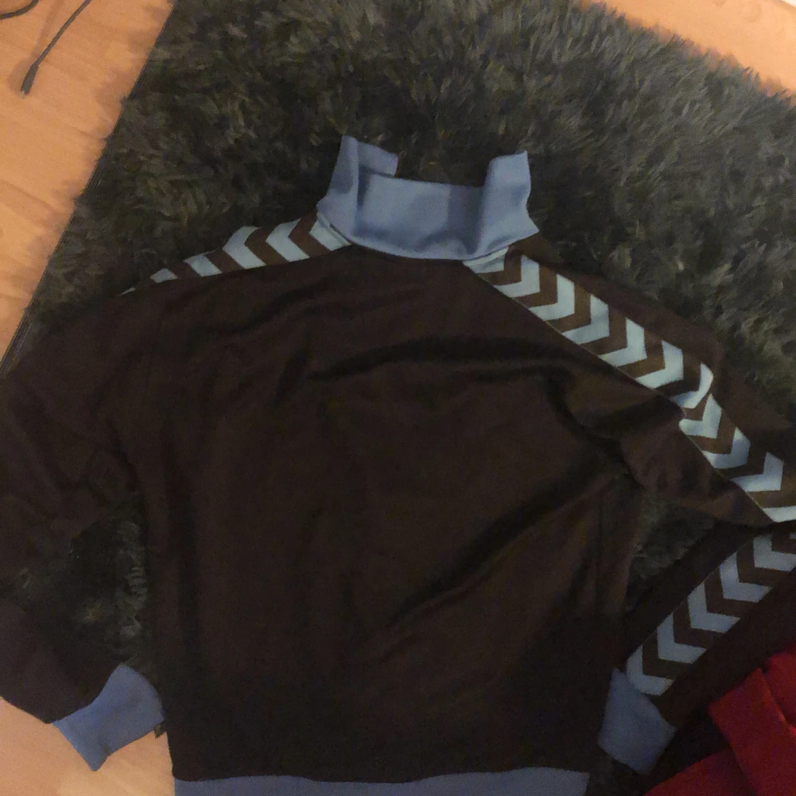 Blå fullzip tröja från Hummel hör av dig för mer - 2