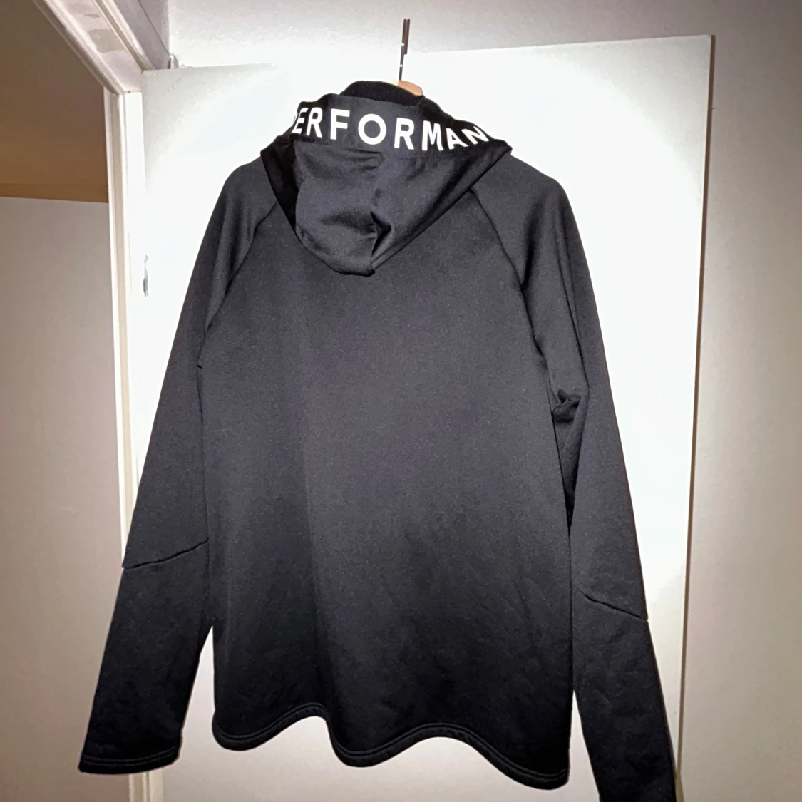 Svart jacka från Peak Performance - 1