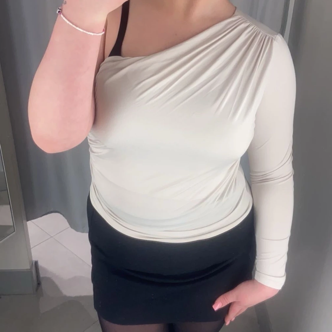 Vit oneshoulder topp