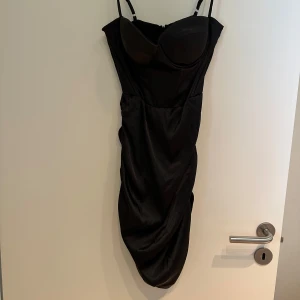 Korsettklänningen  - Snygg festklänning 