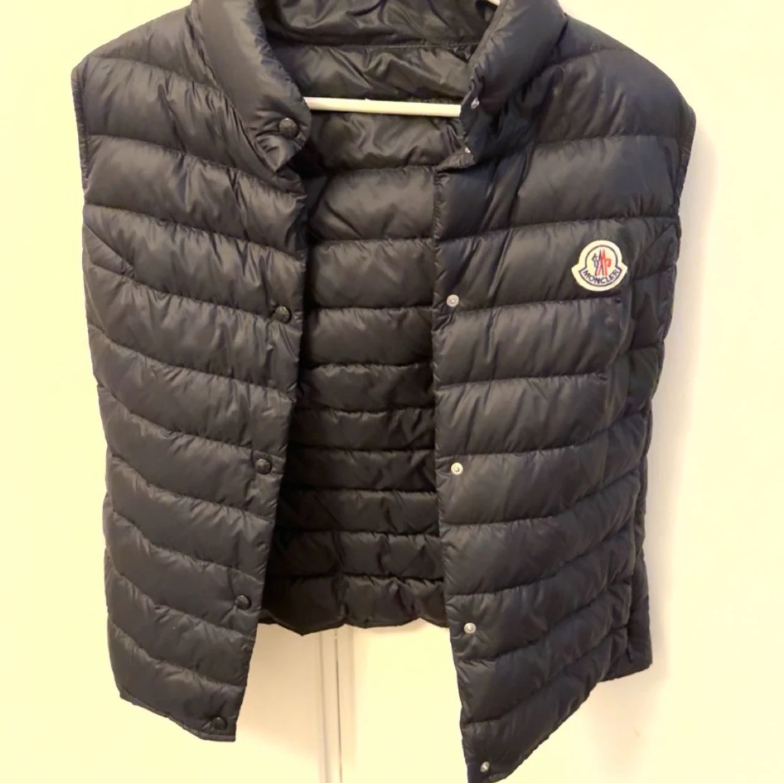 Moncler väst  - 90