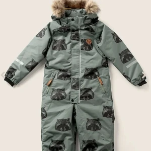 Vinteroverall 98/104 - Ny med prislapp.Overallen har resårband nedtill som dras över skon och det kommer med ett extra par resår som förlänger plaggets livslängd. Vattenpelare 10 000 membran samt andningsförmåga 5000g/m2/24h. Overallen är vindtät och har tejpade sömmar.