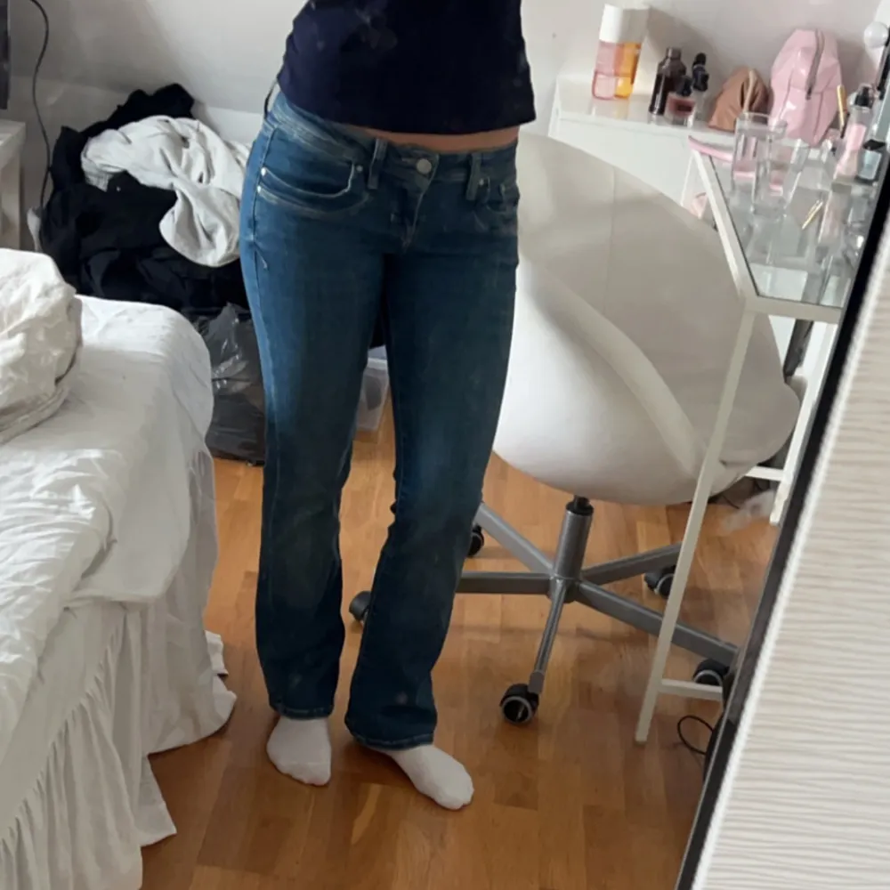 Low Waits jeans från ltb i storleken 27x30 säljer pga tycker dom e lite för korta och jag är 170. Nästan helt oanvända.. Jeans & Byxor.