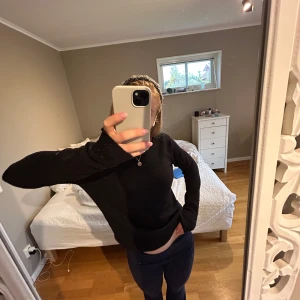 Stickad tröja från Vila! - Fint skick, från vila, storlek xs, nypris 349kr💕💕