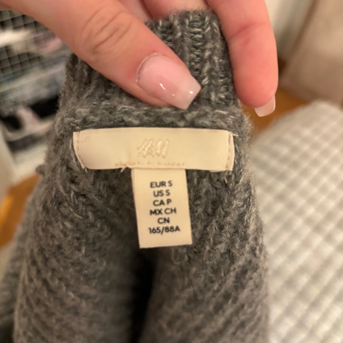 Grå stickad tröja från H&M - 91
