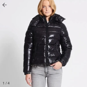 Lager 157 jacka - Intressekol på lager 157 jackan som är super trendig, storlek xxs💕