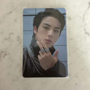 Jin proof pc - Säljer den för att jag är inte en fan längre. Säljs för 60kr + frakt!